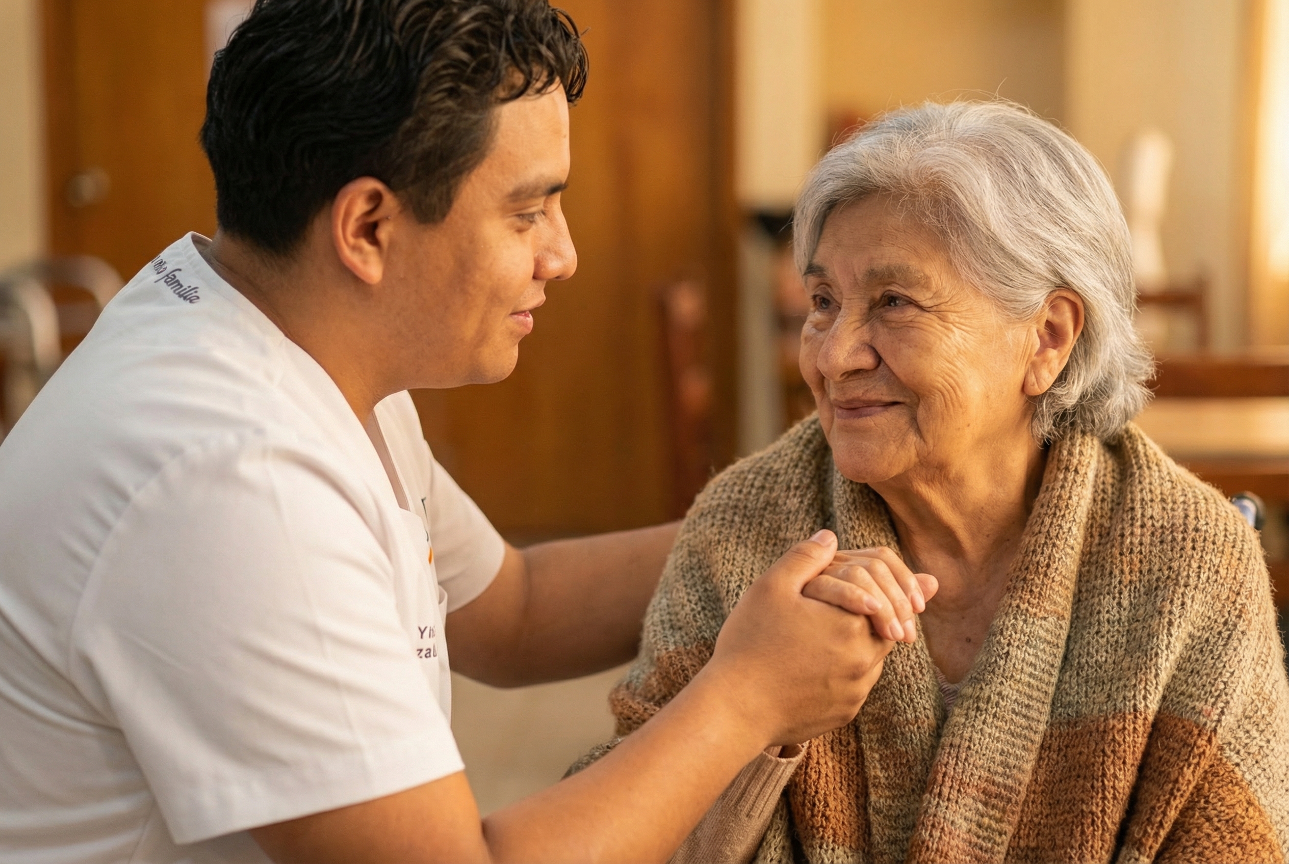 Médico brindando atención a domicilio en Oaxaca
